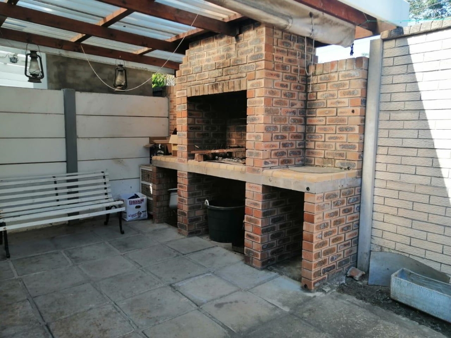 2 Bedroom Property for Sale in Abbotsford Eastern Cape